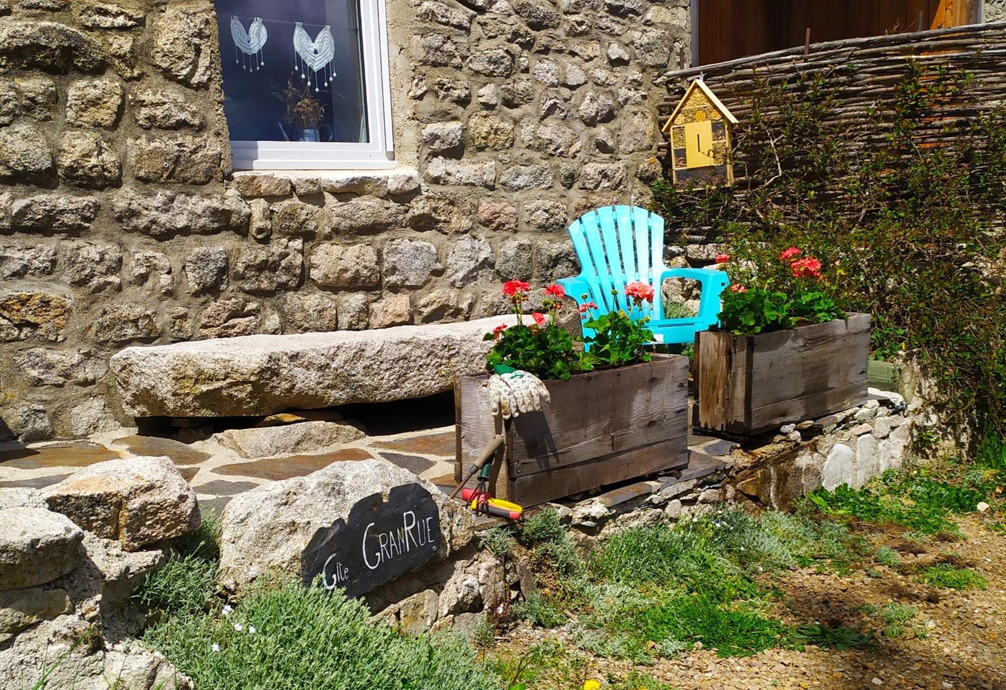Saint-Étienne-du-Valdonnez Gites La Boletiere חדר תמונה