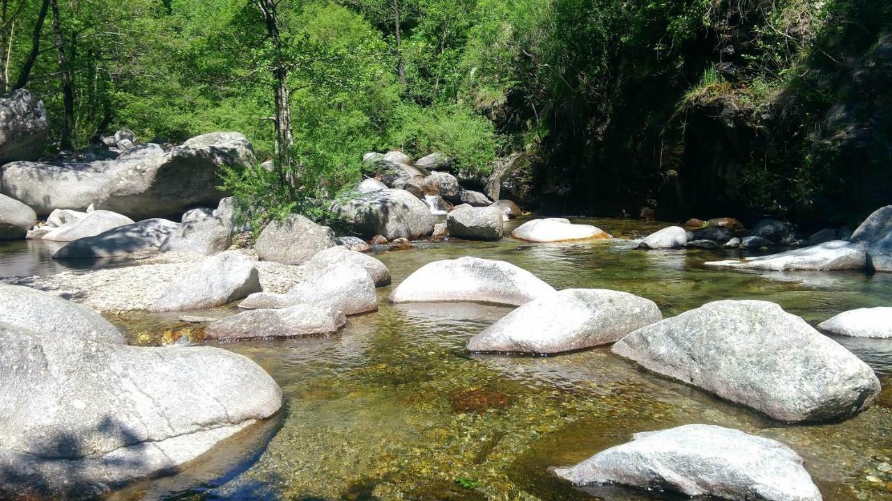 Saint-Étienne-du-Valdonnez Gites La Boletiere מראה חיצוני תמונה